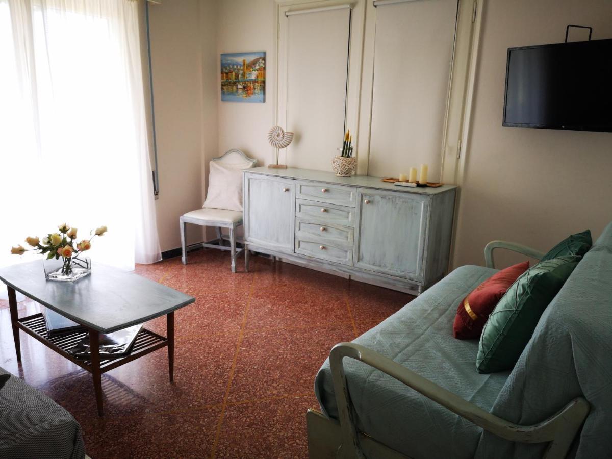 Sea&Sun Glyfada Apartment Atene Esterno foto
