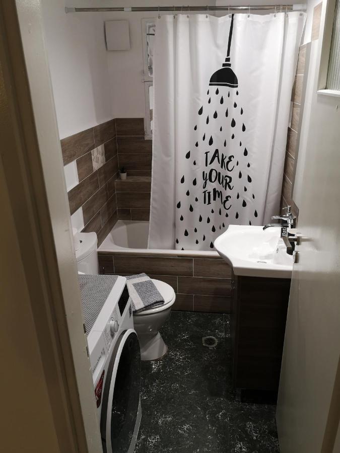 Sea&Sun Glyfada Apartment Atene Esterno foto
